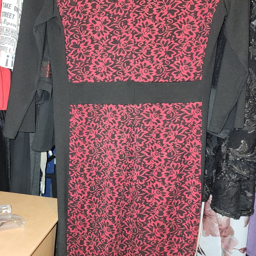 Ouges Elegant Black And Red Floral Knee- Length D… - image 3